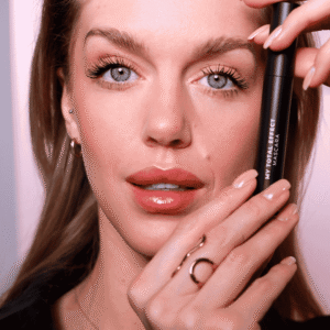 Scopri di più sull'articolo Il mascara dei tuoi sogni esiste: sguardo da star, senza compromessi!